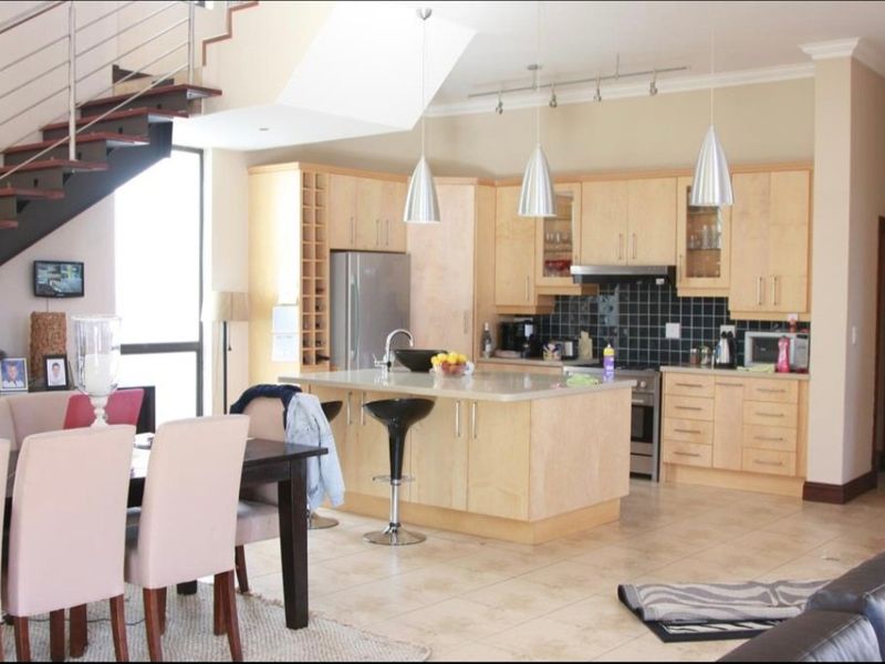 Stylish Upmarket Cluster with Private Pool in Secure Complex - Photo 6