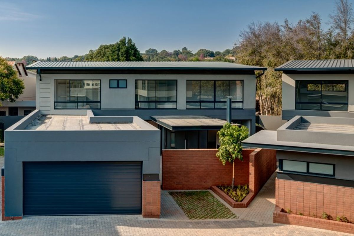 Modern Lock-Up-and-Go Living in Waterkloof Ridge – Where Design Meets Effortless Lifestyle - Photo 3
