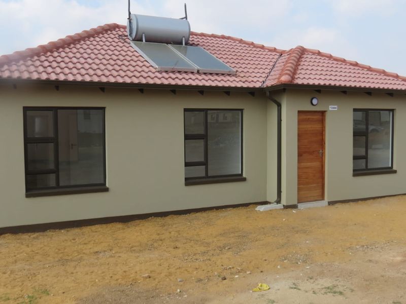 3 BEDROOM HOME FOR SALE - Photo 1