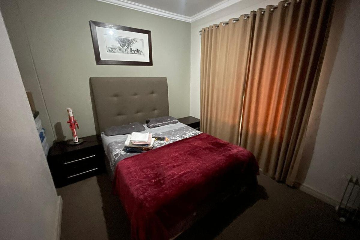 Spacious 2 Bed 2 Bath Furnished Apartment - Photo 2