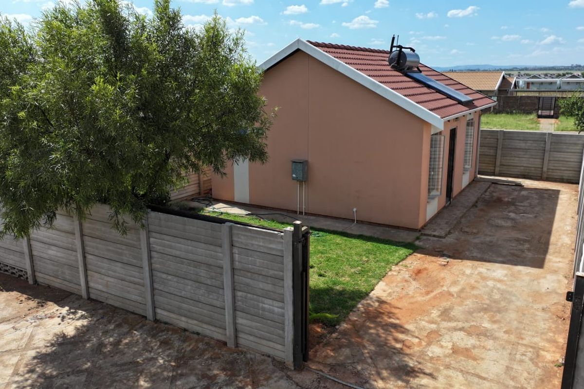 Spacious home at Sky City  - Photo 4