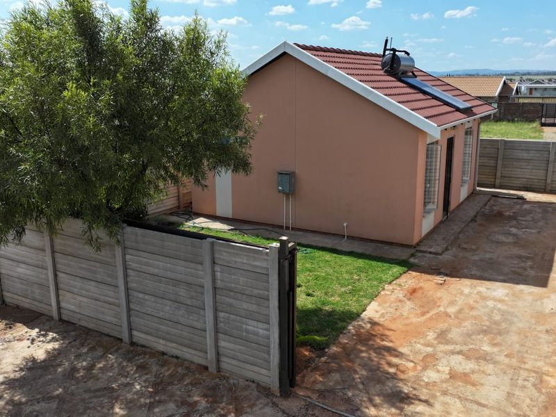 Spacious home at Sky City  - Photo 4