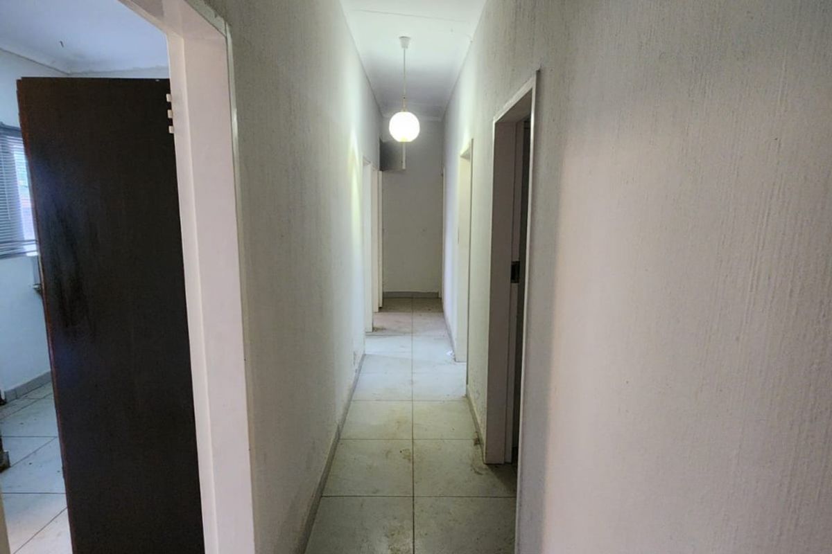 Prime 10 Hectare Investment Property  Endless Potential!  - Photo 3