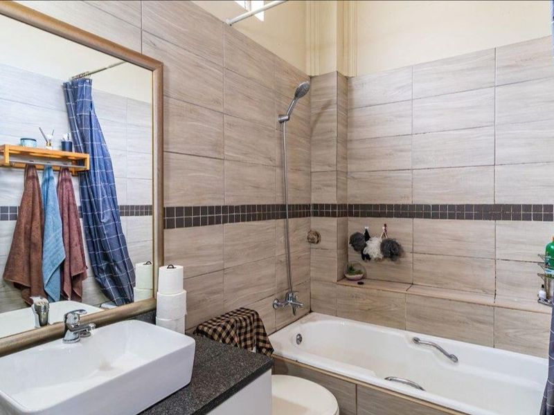 Stunning Duplex with Private Garden & Pet Friendly! - Photo 6