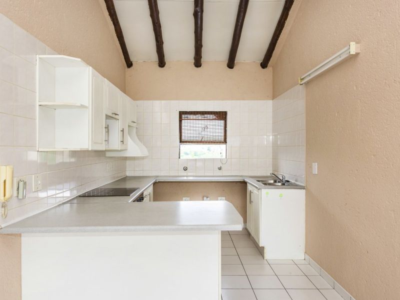 Pristine 2-Bedroom Townhouse for Sale in Eden Glen – Secure, Stylish & Move-In Ready - Photo 4