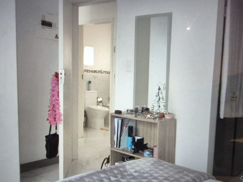 Priced to Sell – Secure 2-Bedroom Townhouse in Wilgeheuwel - Photo 10