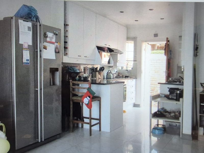 Priced to Sell – Secure 2-Bedroom Townhouse in Wilgeheuwel - Photo 8