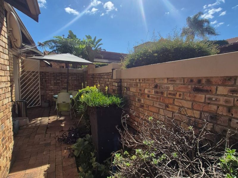 Priced to Sell – Secure 2-Bedroom Townhouse in Wilgeheuwel - Photo 7