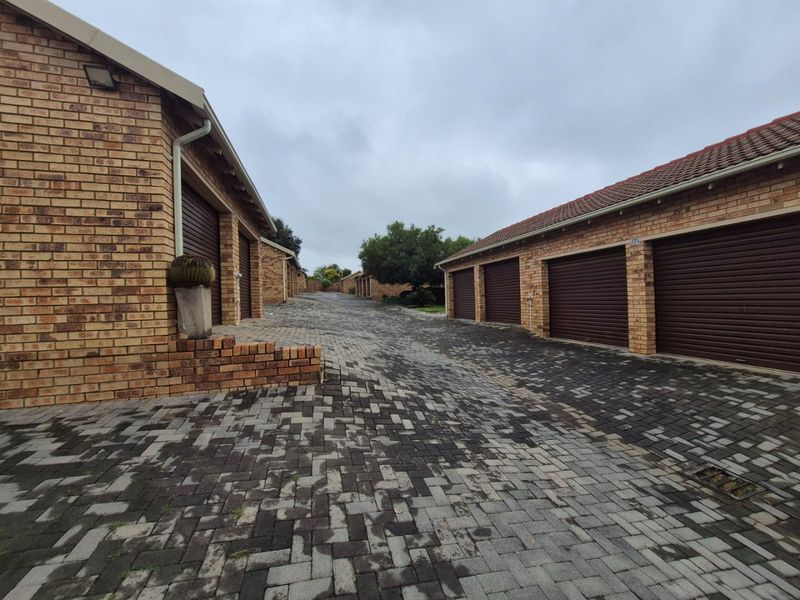 URGENT SALE  3-Bedroom Home in Secure, Well-Maintained Complex - Photo 5