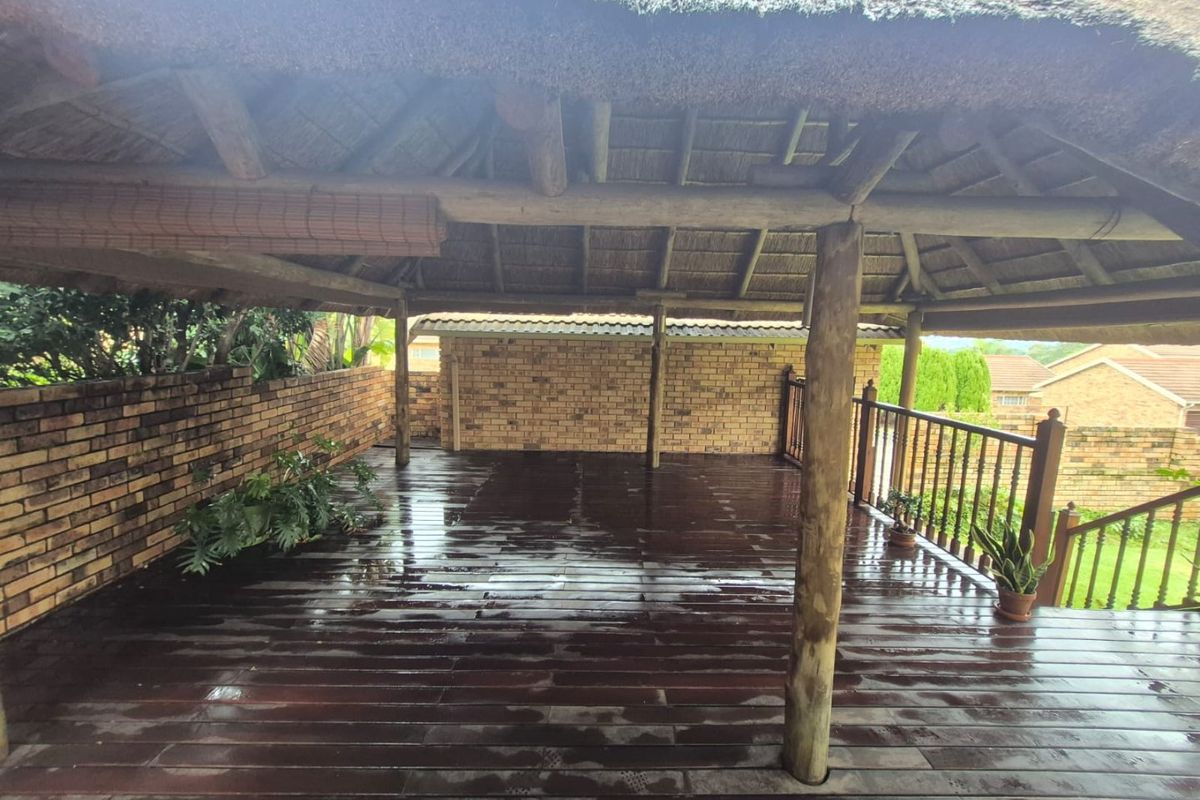 URGENT SALE  3-Bedroom Home in Secure, Well-Maintained Complex - Photo 3