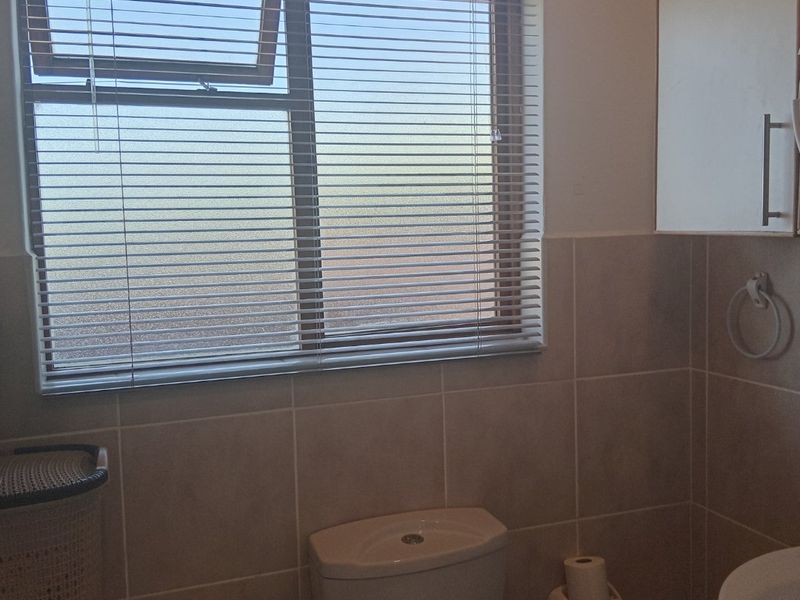 ""Cradock's Best Kept Secret: 2-Bedroom Townhouse for Sale"" - Photo 10