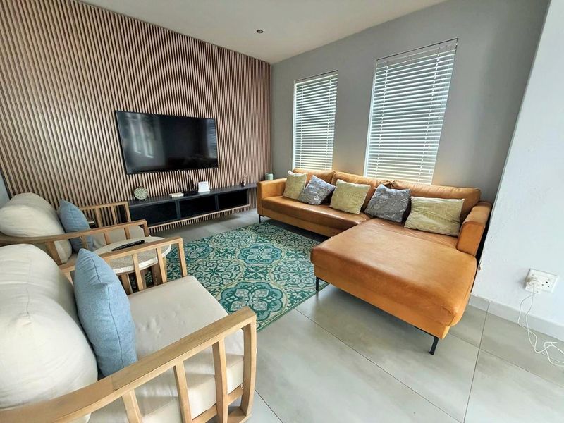 Walk into Comfort, Style and Peace of Mind ................. - Photo 6