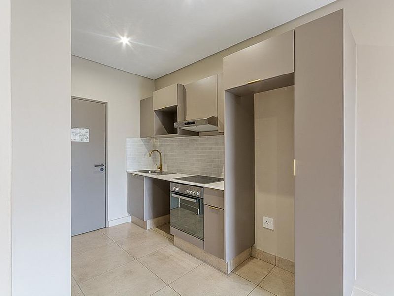 Modern Unfurnished Studio Apartment  - Photo 5