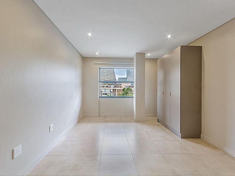 Modern Unfurnished Studio Apartment  - Photo 10