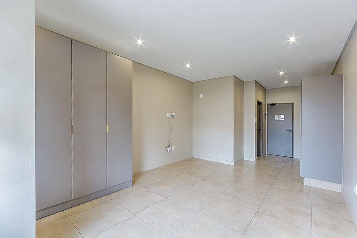 Modern Unfurnished Studio Apartment  - Photo 4
