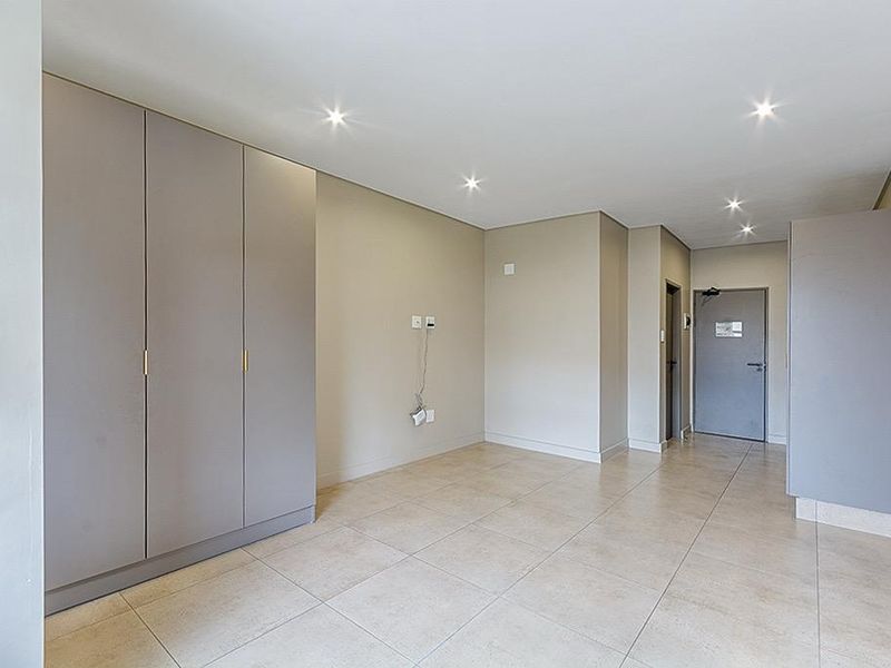 Modern Unfurnished Studio Apartment  - Photo 4