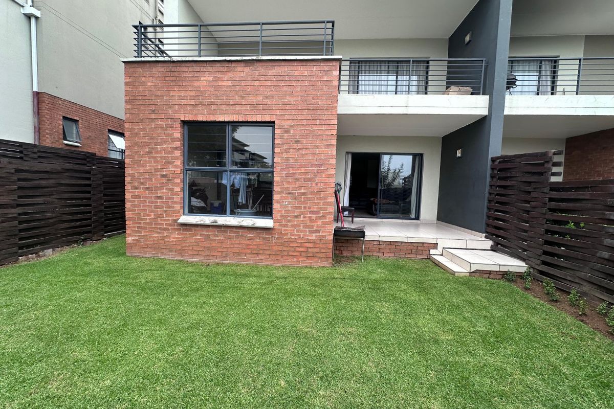 Spacious 3 Bedroom Ground Floor Apartment  - Photo 5
