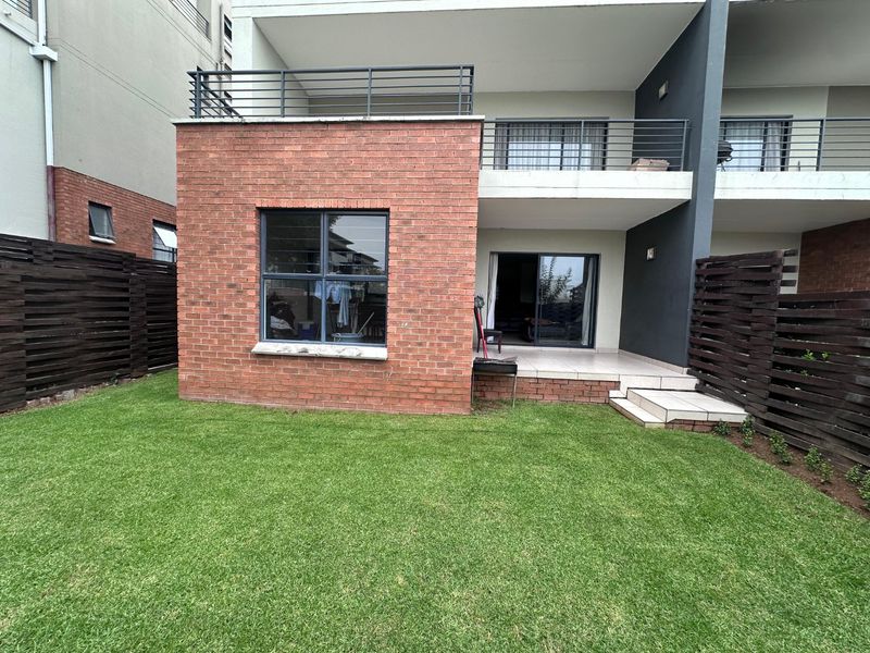 Spacious 3 Bedroom Ground Floor Apartment  - Photo 5