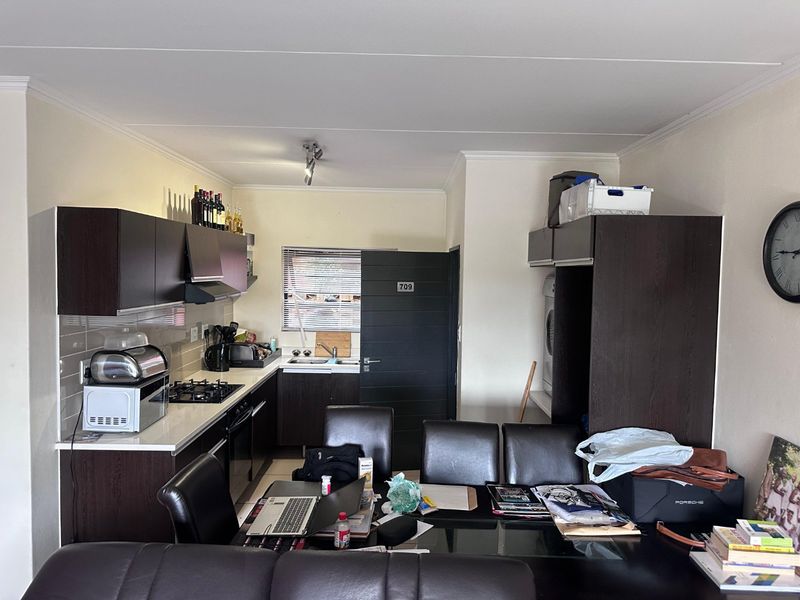 Spacious 3 Bedroom Ground Floor Apartment  - Photo 8