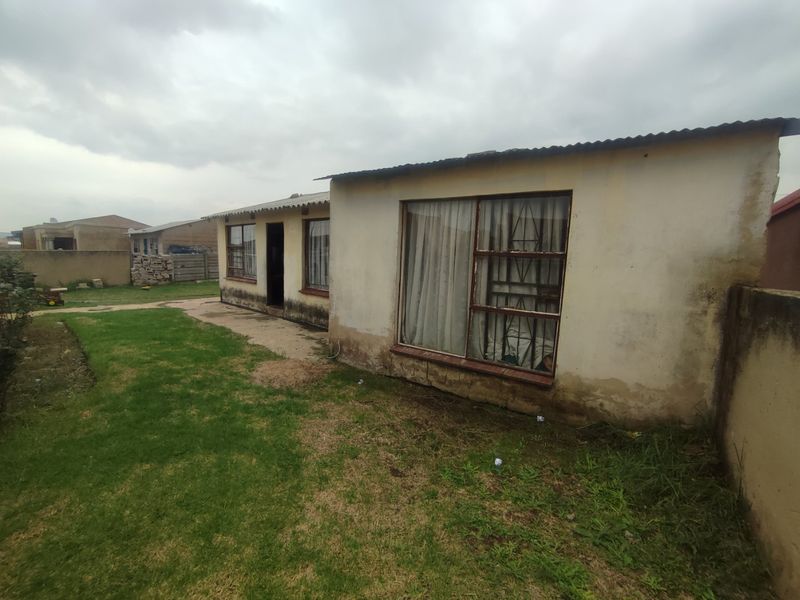 HOUSE FOR SALE IN TSAKANE  - Photo 7