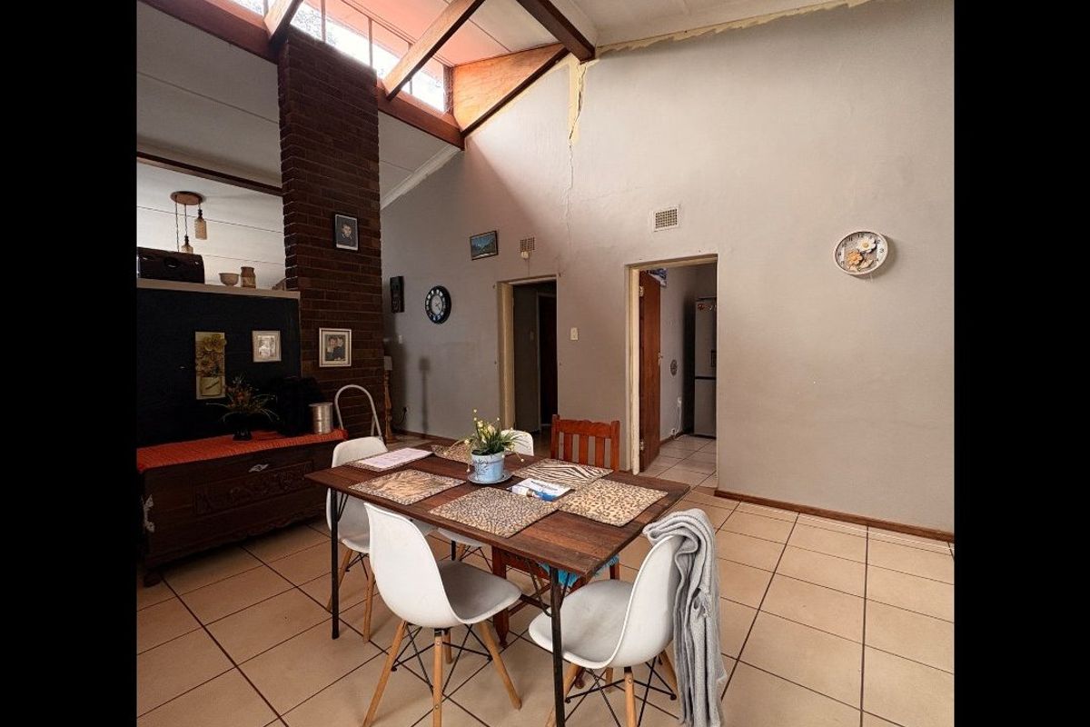 Spacious 3-Bedroom Home with Flatlet in Meringspark - Photo 3