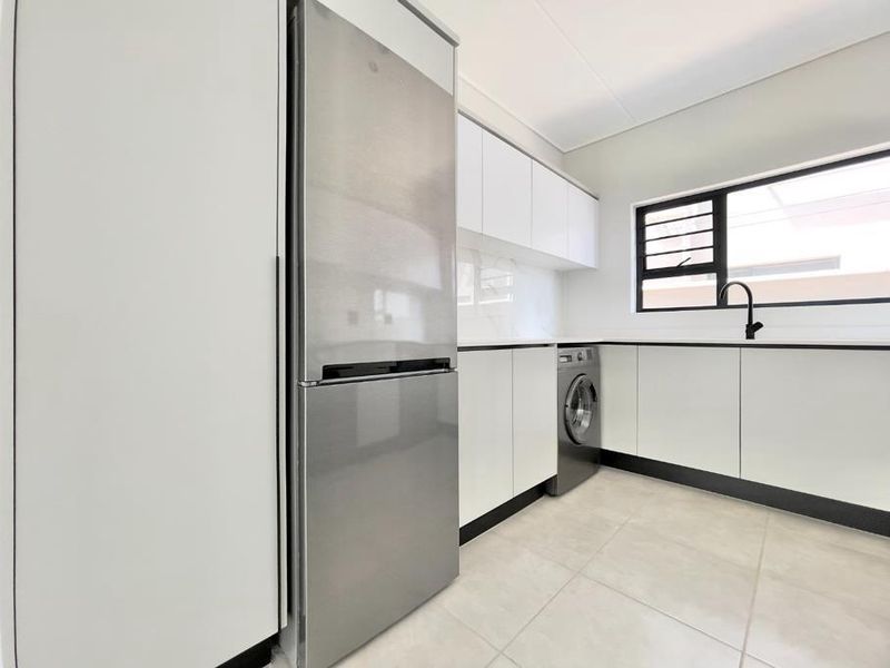 Modern 3-Bedroom Ground Apartment for Rental in Waterfall. - Photo 4