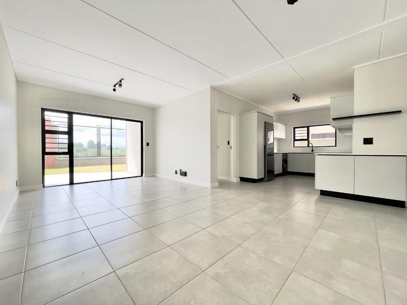 Modern 3-Bedroom Ground Apartment for Rental in Waterfall. - Photo 3