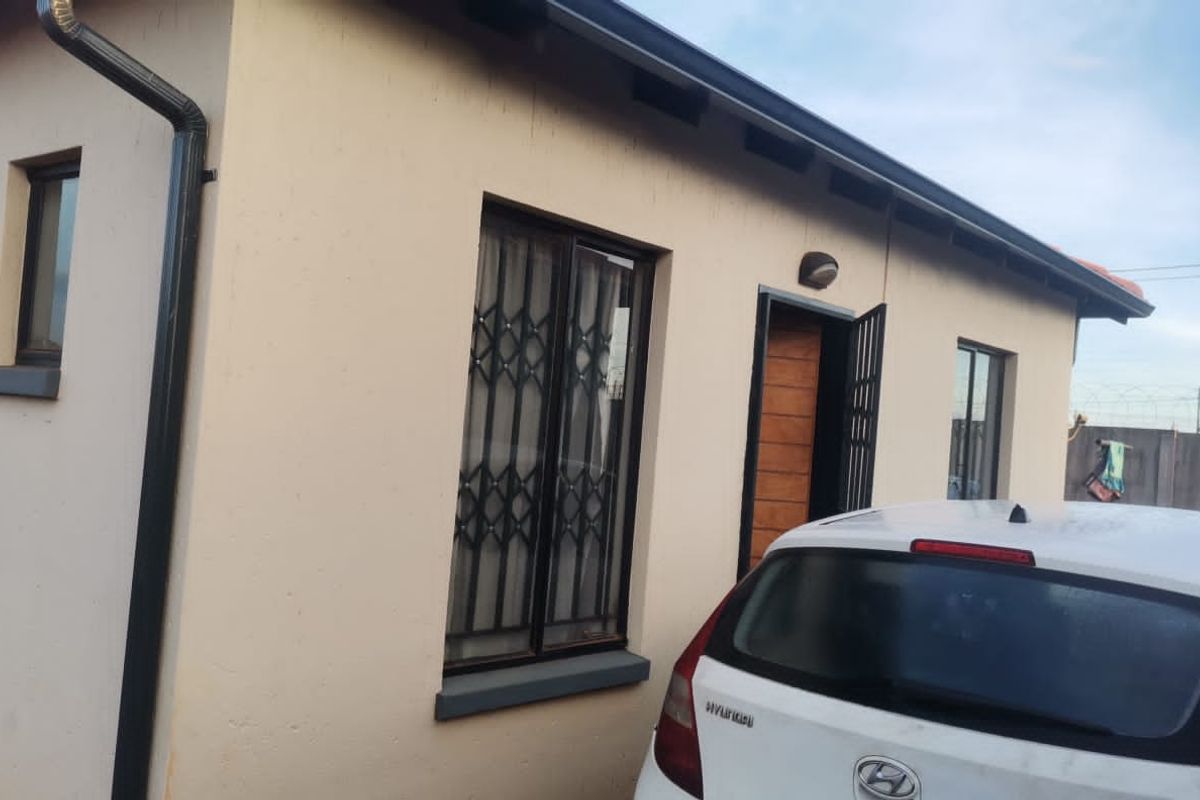 2 Bed House in Protea Glen for Sale - Photo 2