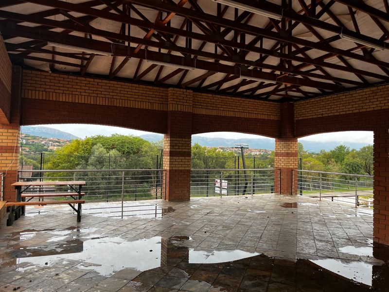 Neat Commercial Property To Rent  Stunning Balcony Views - Photo 9