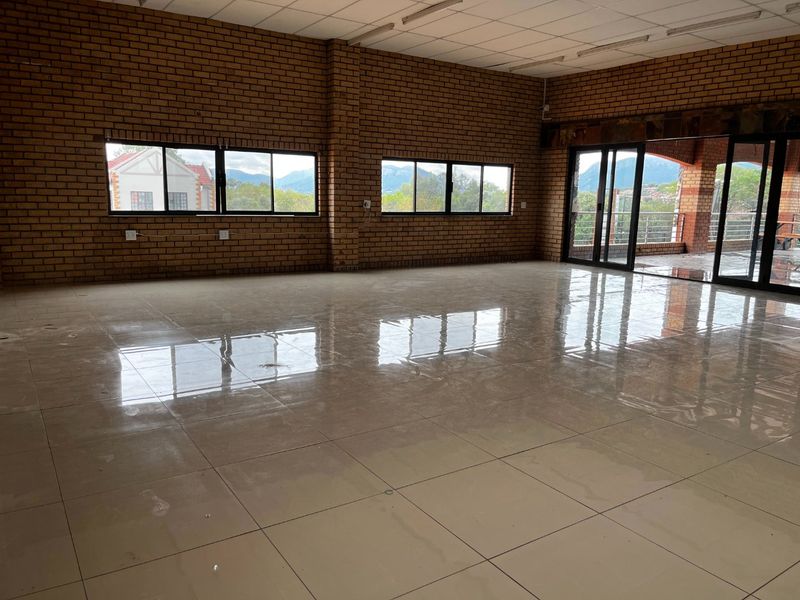 Neat Commercial Property To Rent  Stunning Balcony Views - Photo 6