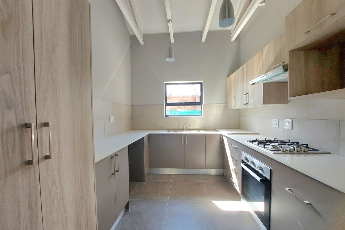 Secure, Serene Living for the Over 50s in Hartbeespoort - Photo 5