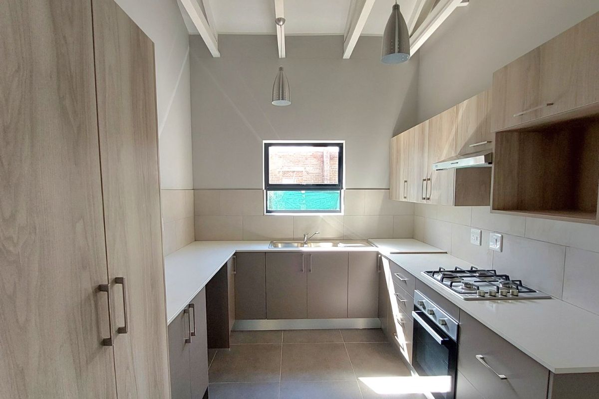 Secure, Serene Living for the Over 50s in Hartbeespoort - Photo 2