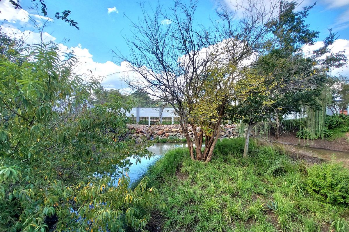 Secure, Serene Living for the Over 50s in Hartbeespoort - Photo 2