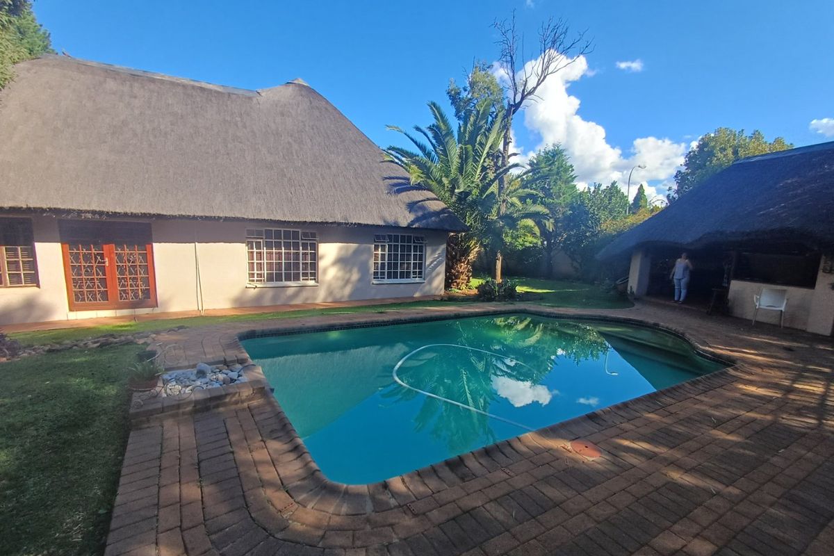 3 Bedroom House for Sale in Doringkruin - Photo 2
