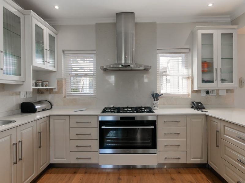 Exceptional Waterfront Living with Iconic Views - Photo 8