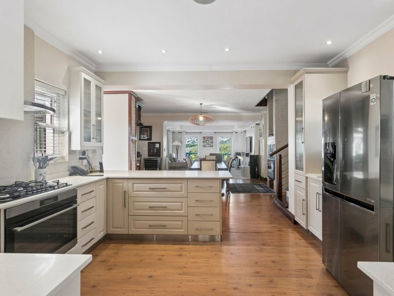 Exceptional Waterfront Living with Iconic Views - Photo 7