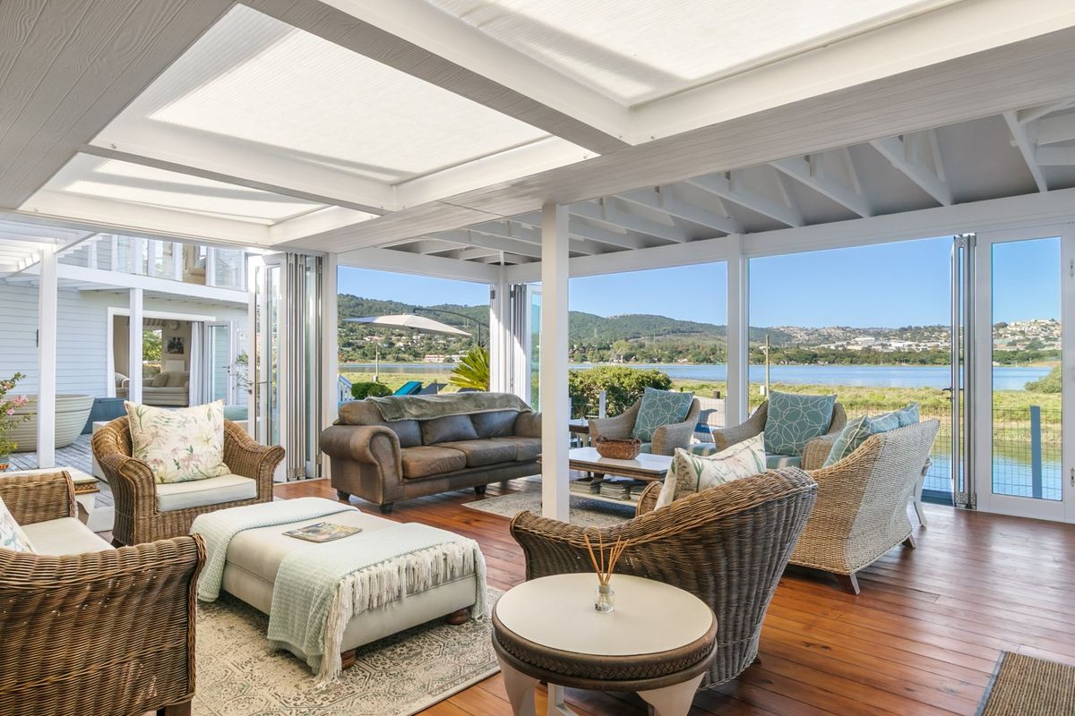 Exceptional Waterfront Living with Iconic Views - Photo 4