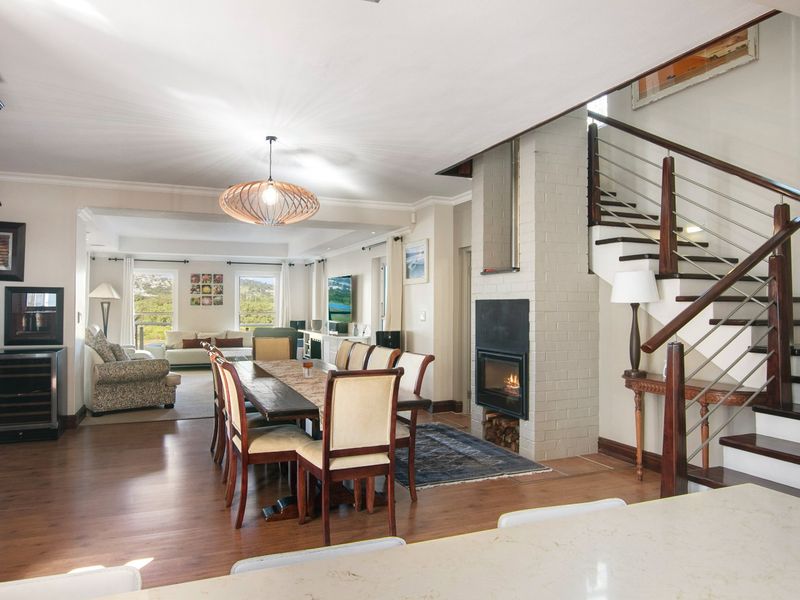 Exceptional Waterfront Living with Iconic Views - Photo 9