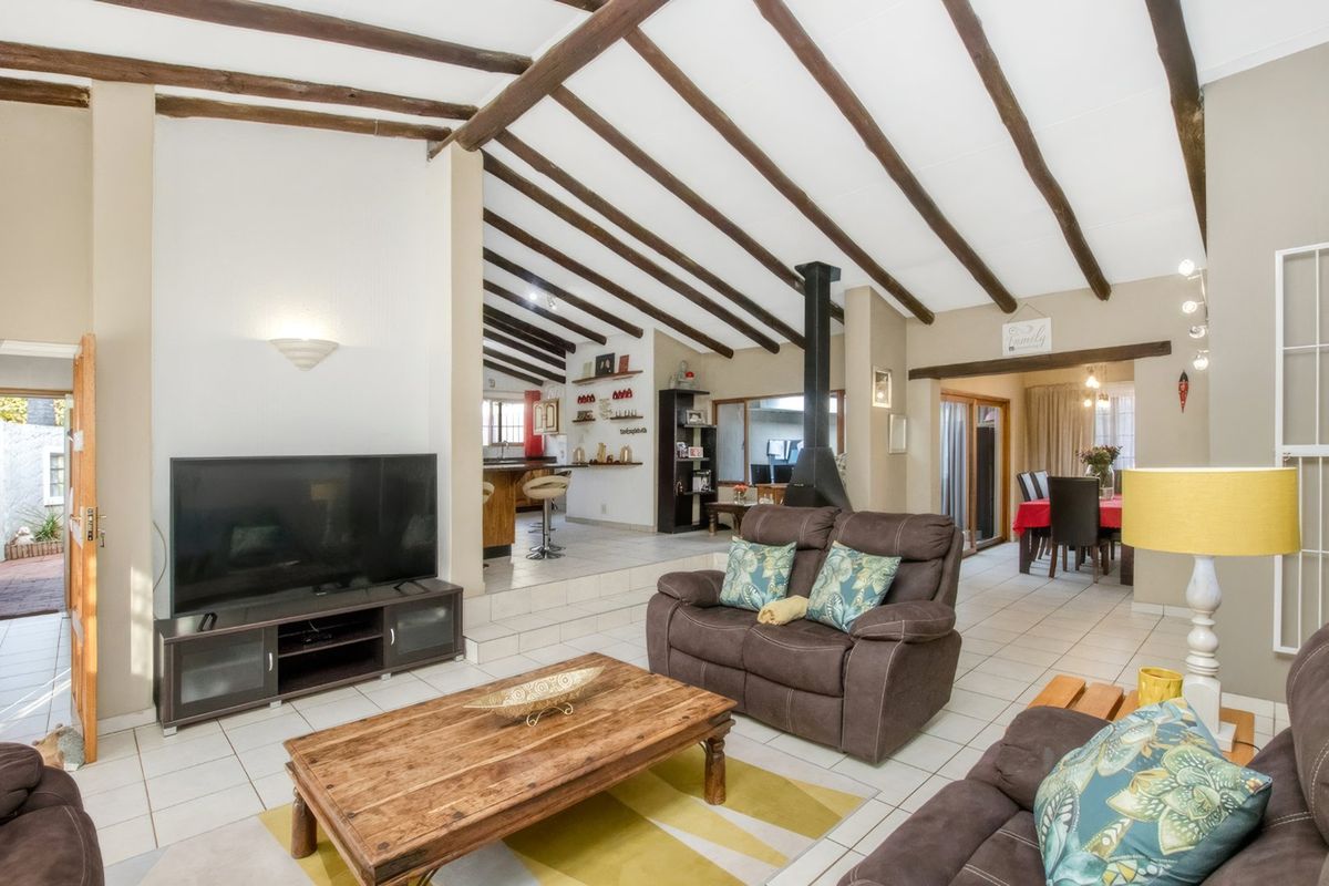 A Home That Lives Easy and Entertains Even Better - Photo 4