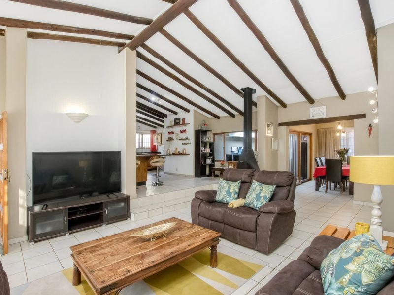 A Home That Lives Easy and Entertains Even Better - Photo 4