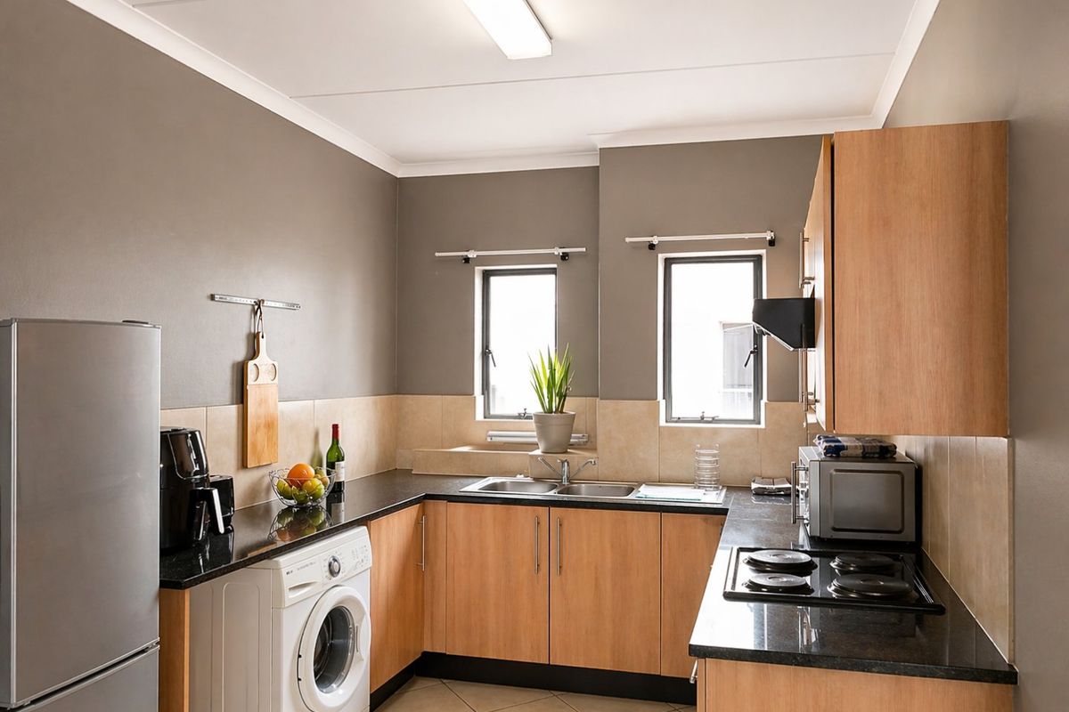 2 Bedroom Ferndale Gem: Bright Open Plan Flat with Balcony - Photo 3