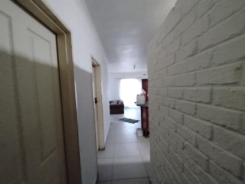 2 BED GROUND FLOOR FOR SALE IN GOLDEN OLDIE EIKENHOF FLATS - Photo 9