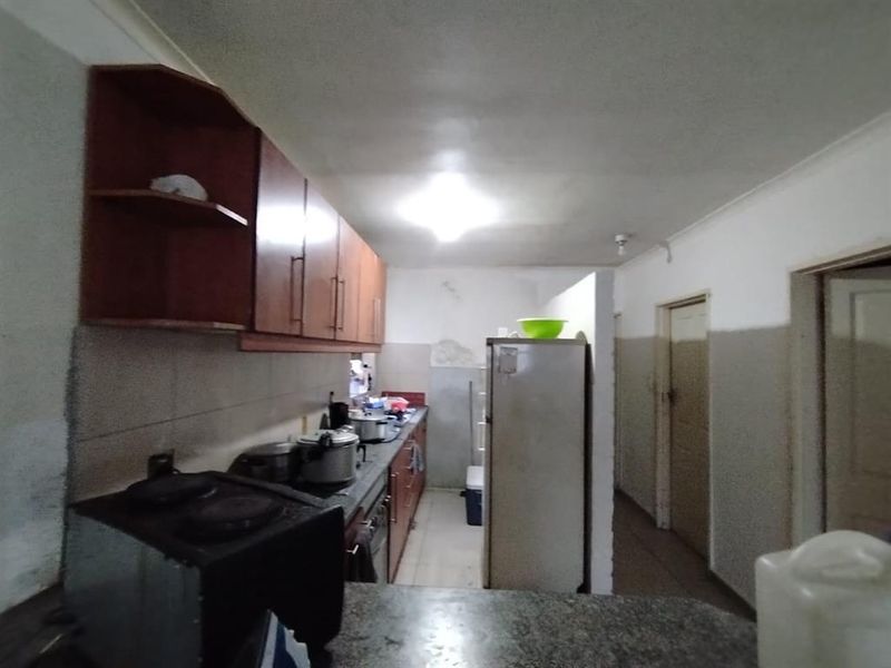 2 BED GROUND FLOOR FOR SALE IN GOLDEN OLDIE EIKENHOF FLATS - Photo 6