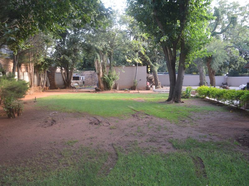 This architectural masterpiece is proudly located in the prime residence of Wilkoppies and is calling your name!! - Photo 10