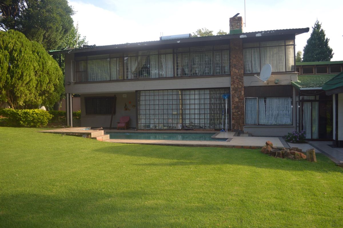 This architectural masterpiece is proudly located in the prime residence of Wilkoppies and is calling your name!! - Photo 2