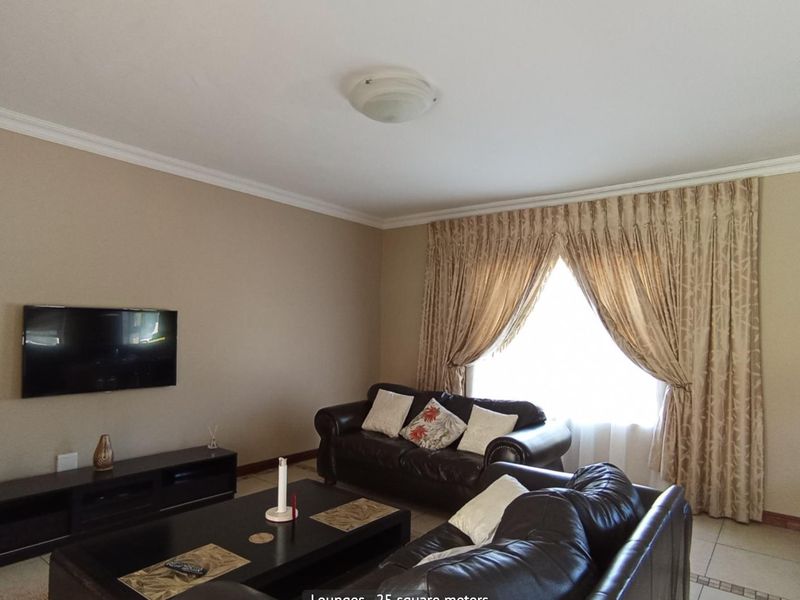 4 Bedroom Double-Storey Home for Sale – Savannah Hills Estate, Midrand - Photo 5