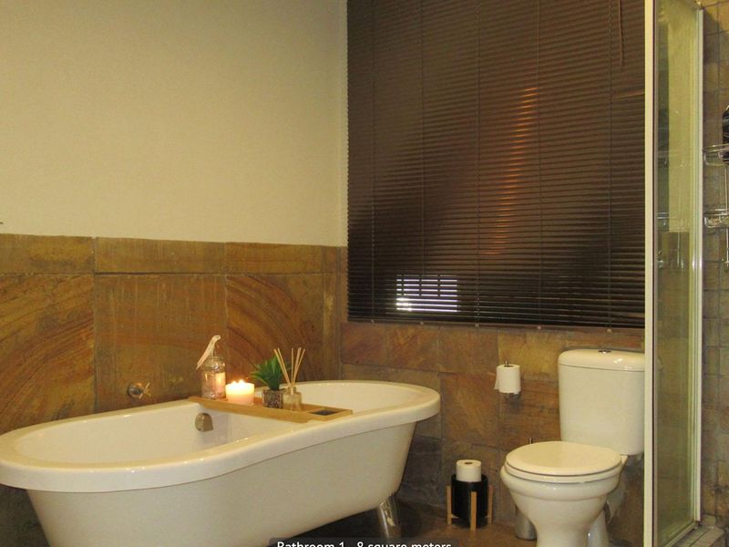 4 Bedroom House for Sale in Blairgowrie - Photo 9