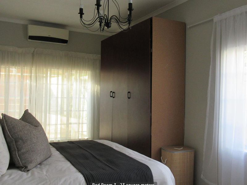 4 Bedroom House for Sale in Blairgowrie - Photo 6