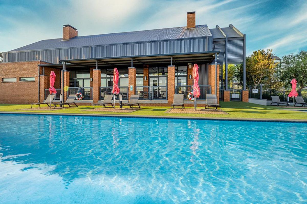 2 Bedroom Apartment to Rent  - Photo 2