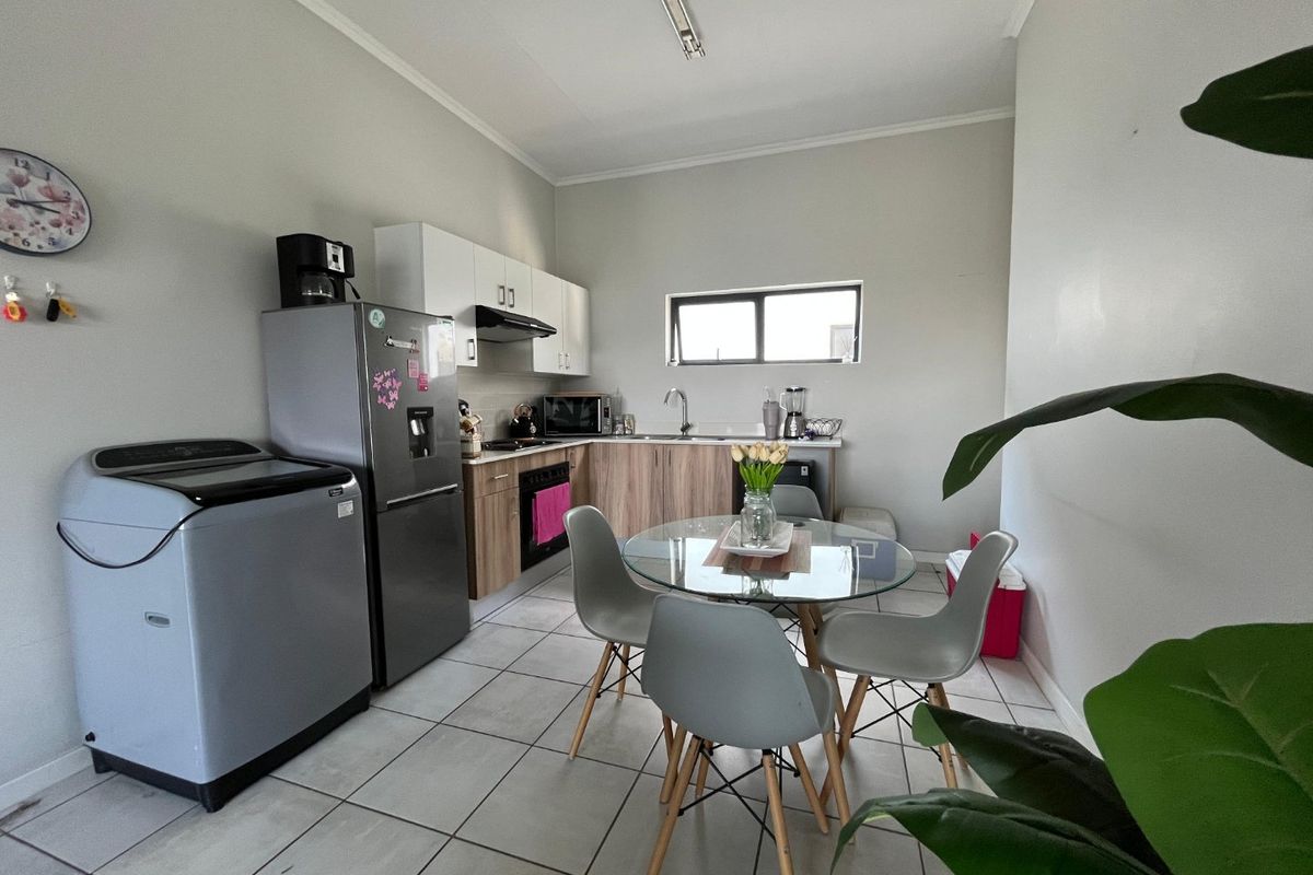 2 Bedroom Apartment to Rent  - Photo 5